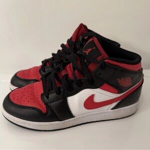 Nike Air Jordan 1 Mid GS Black Fire Red White Size 6Y
